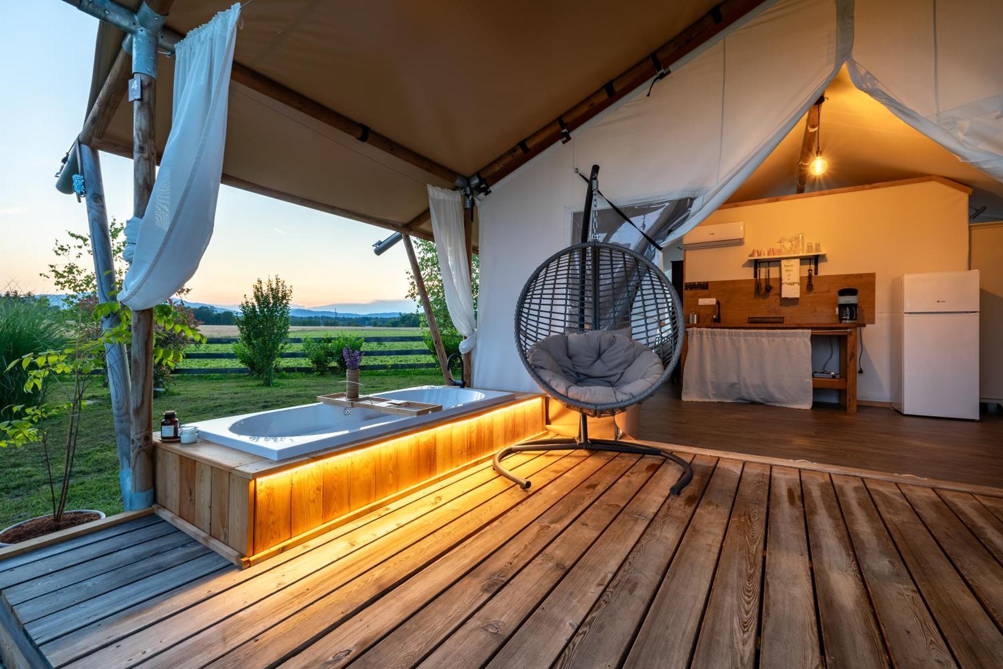 Glamping Kolpa Resort Gradac Екстер'єр фото