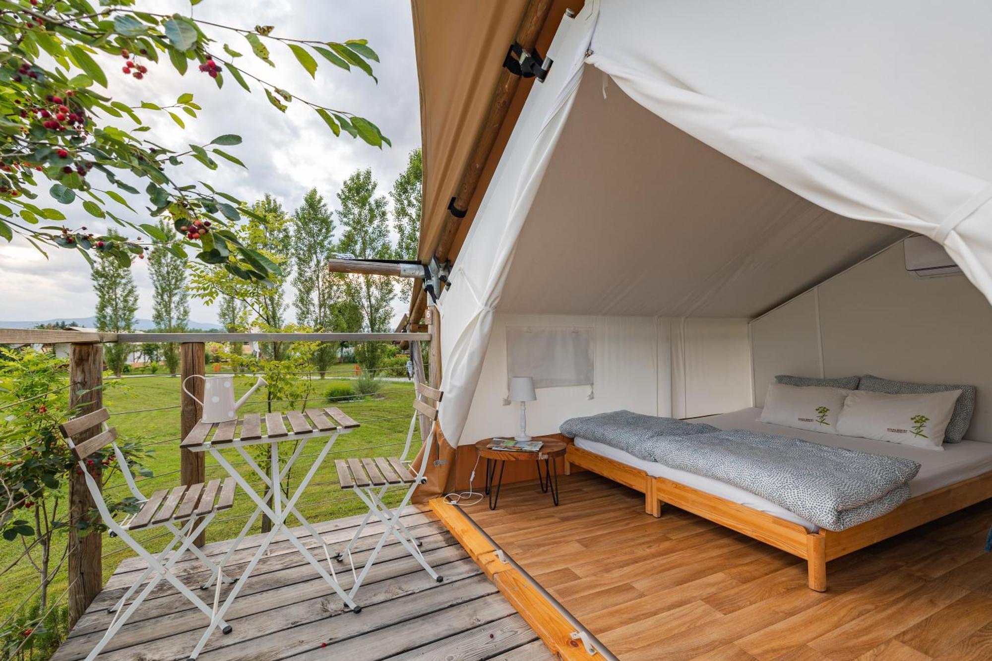 Glamping Kolpa Resort Gradac Екстер'єр фото